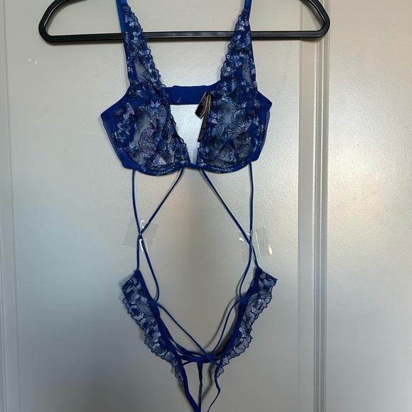Victoria's Secret Other - Victoria's Secret Royal Blue Floral Lace Bralette